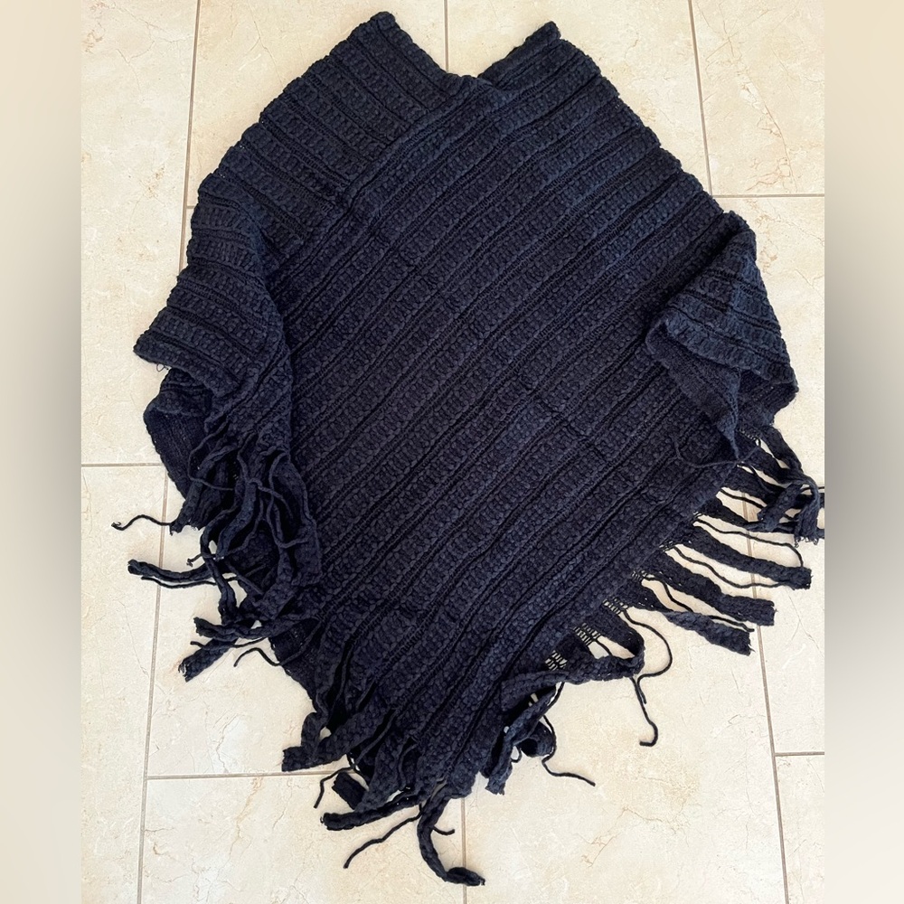 NWT Novawo Whisper of Nature Poncho/Sweater Black OSFA
